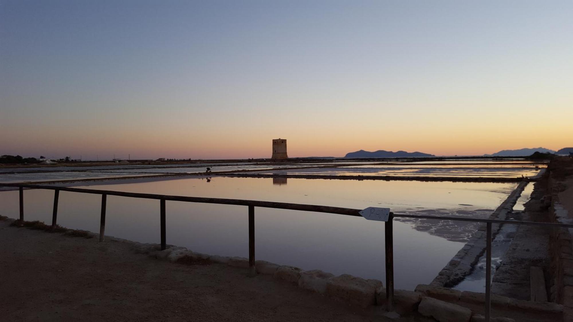 La Casa Di Paoletta A Due Passi Dal Mare Lägenhet Trapani Exteriör bild